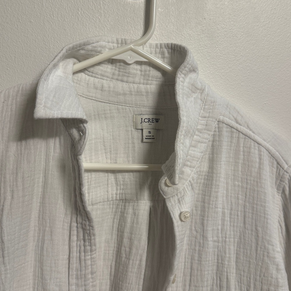NEVER WORN White Lightweight Button-Up Shirt - image 3
